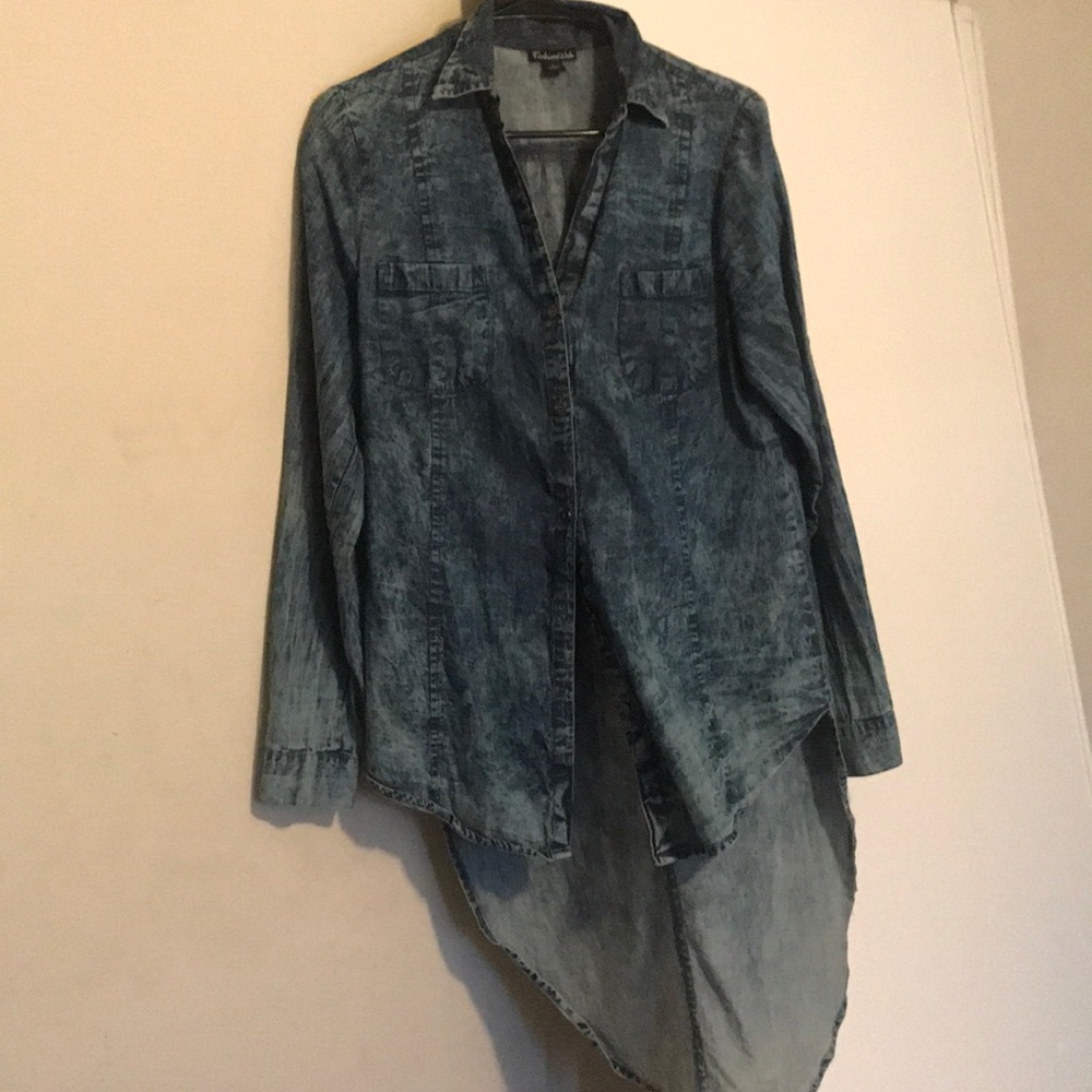 Large Denim Shirt w/ short Train.